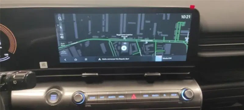 Hyundai Kona nuova a Bari (14)