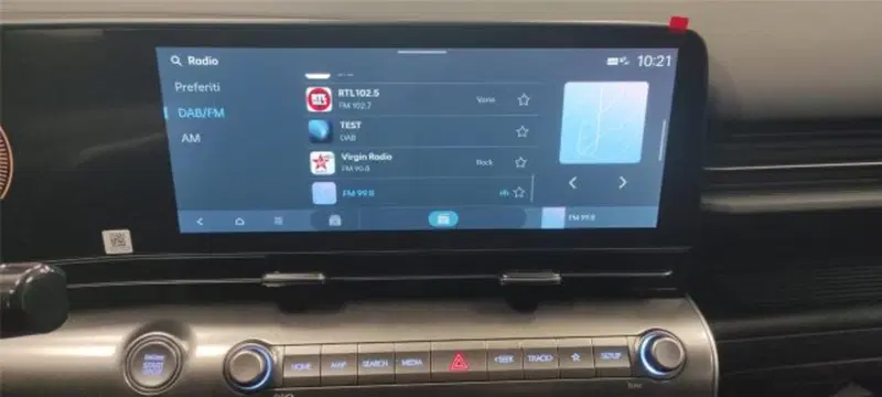 Hyundai Kona nuova a Bari (15)