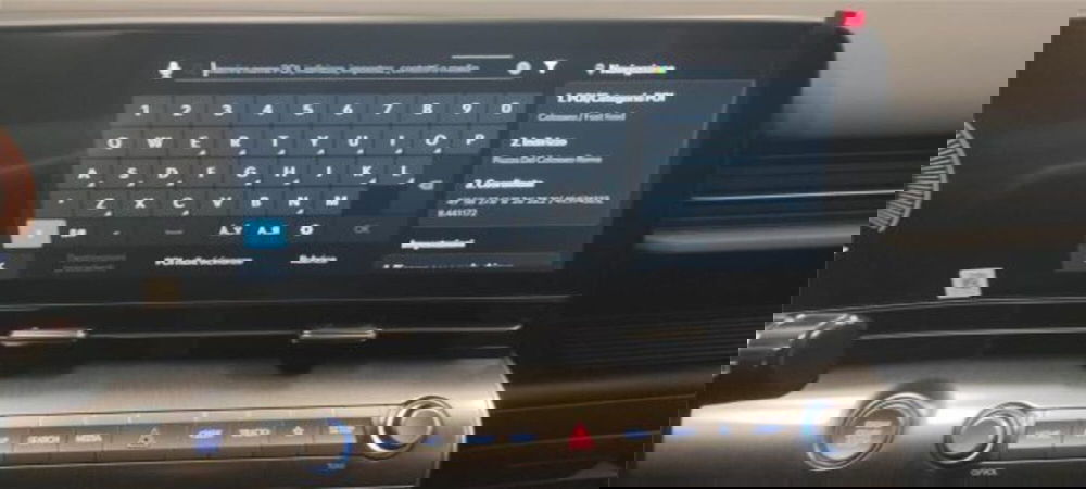 Hyundai Kona nuova a Bari (16)