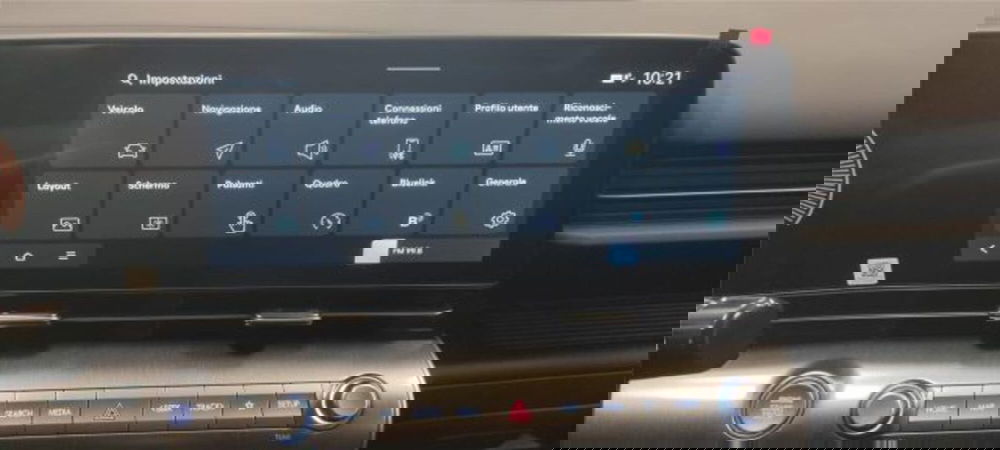 Hyundai Kona nuova a Bari (18)