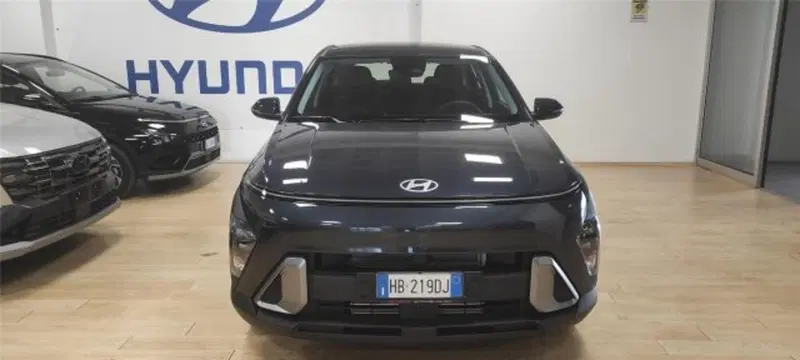 Hyundai Kona nuova a Bari (2)