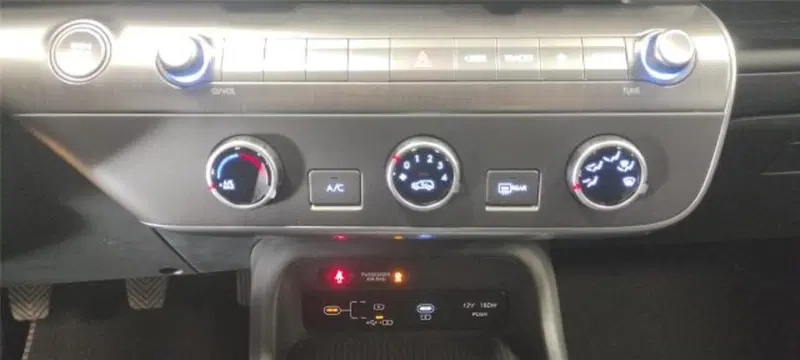 Hyundai Kona nuova a Bari (20)