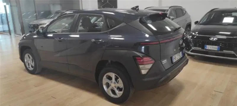 Hyundai Kona nuova a Bari (5)