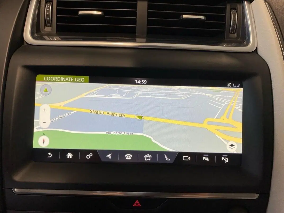 Jaguar E-Pace usata a Torino (11)