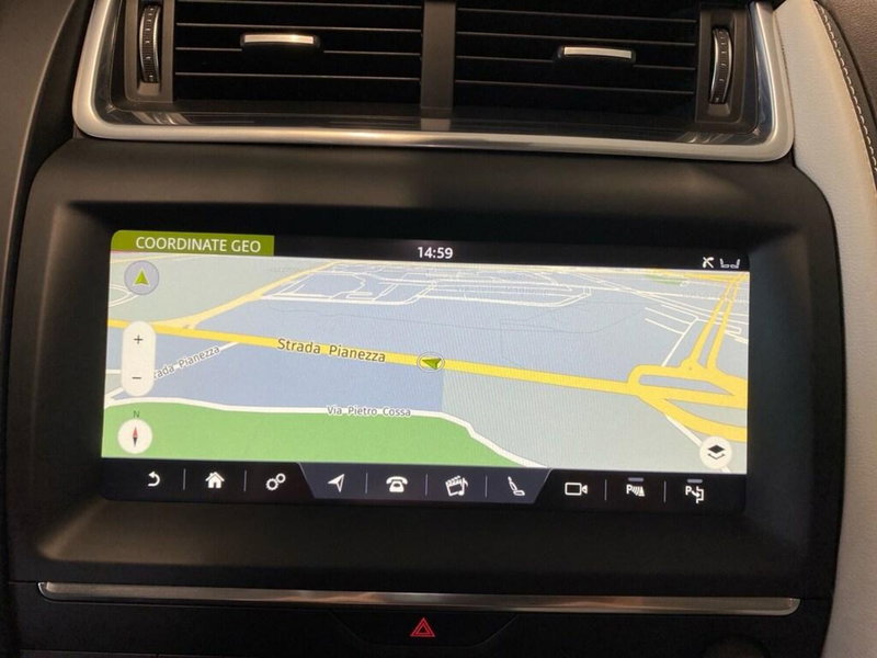 Jaguar E-Pace usata a Torino (11)