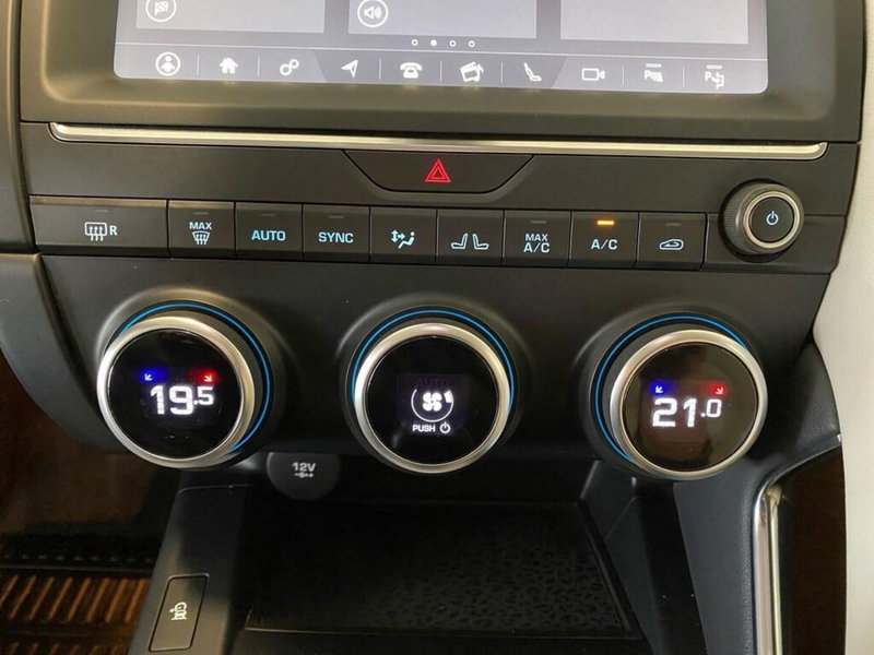 Jaguar E-Pace usata a Torino (12)