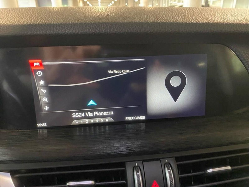 Alfa Romeo Stelvio usata a Torino (10)