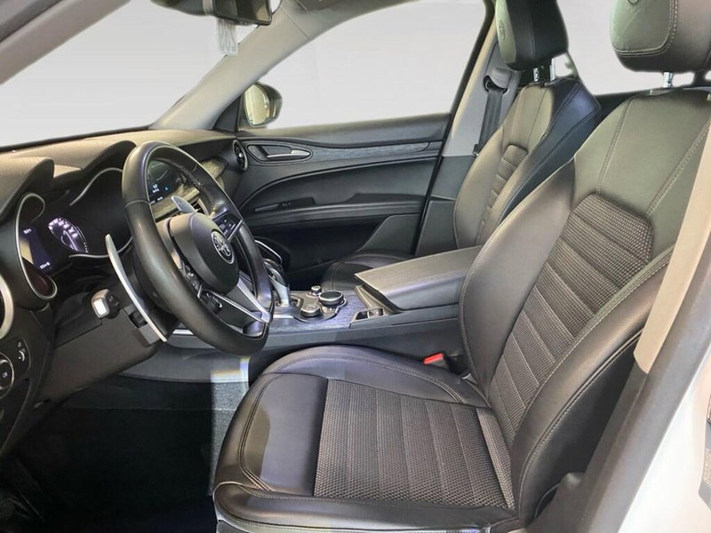 Alfa Romeo Stelvio usata a Torino (7)