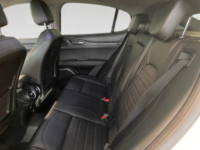 Alfa Romeo Stelvio usata a Torino (8)