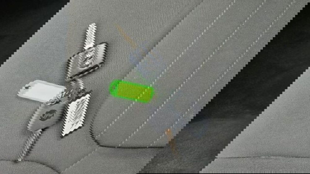 Nissan Navara usata a Lucca (10)