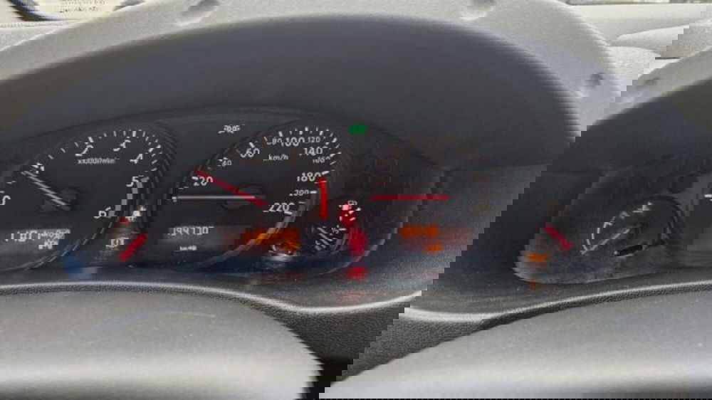 Nissan Navara usata a Lucca (11)