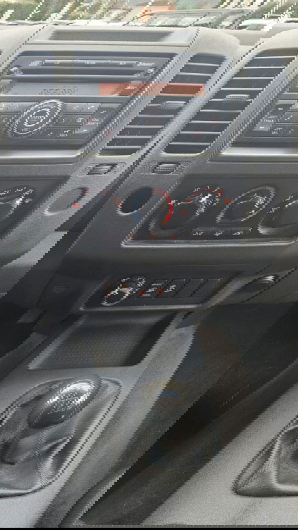 Nissan Navara usata a Lucca (14)