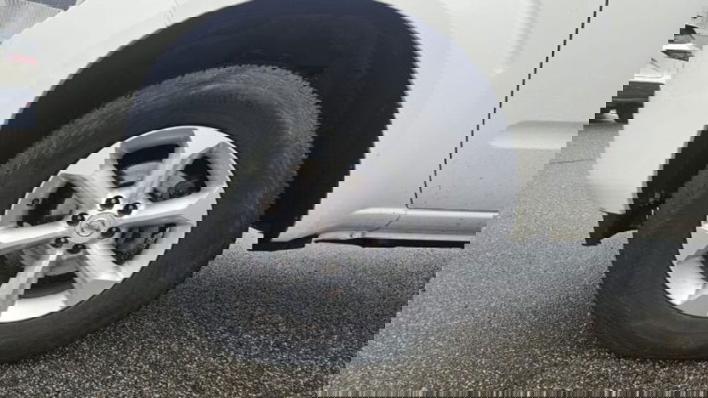 Nissan Navara usata a Lucca (18)