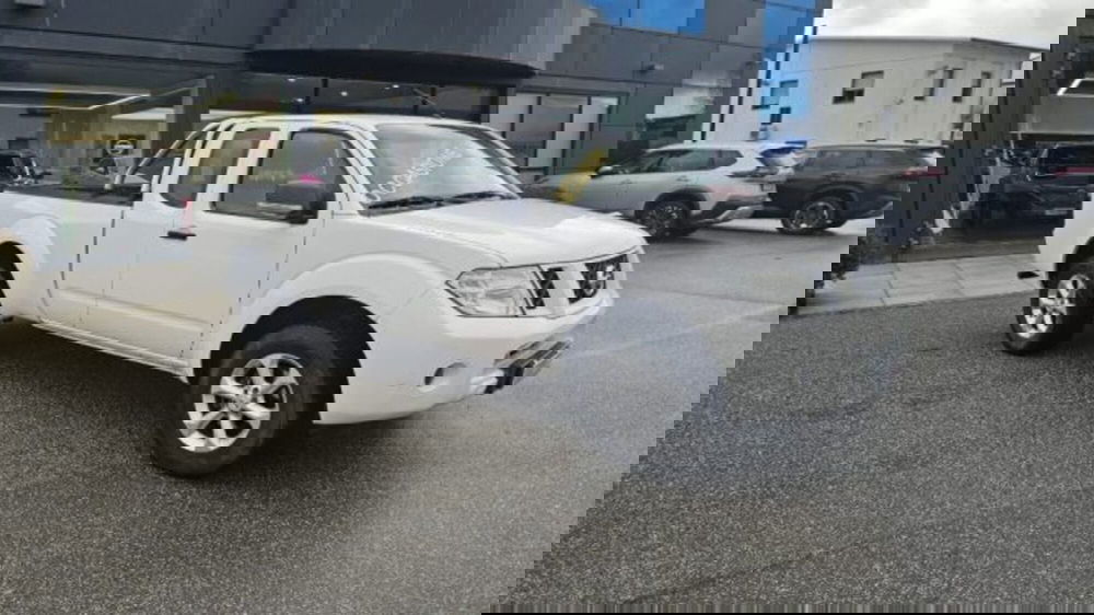 Nissan Navara usata a Lucca (2)