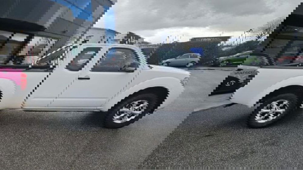 Nissan Navara usata a Lucca (3)