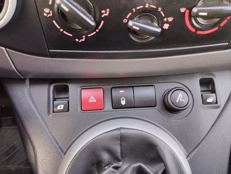 Peugeot Partner usata a Asti (15)