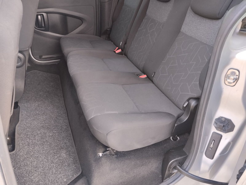 Peugeot Partner usata a Asti (17)