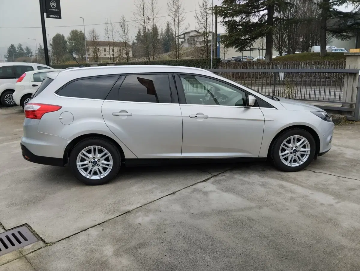 Ford Focus Station Wagon usata a Asti (4)
