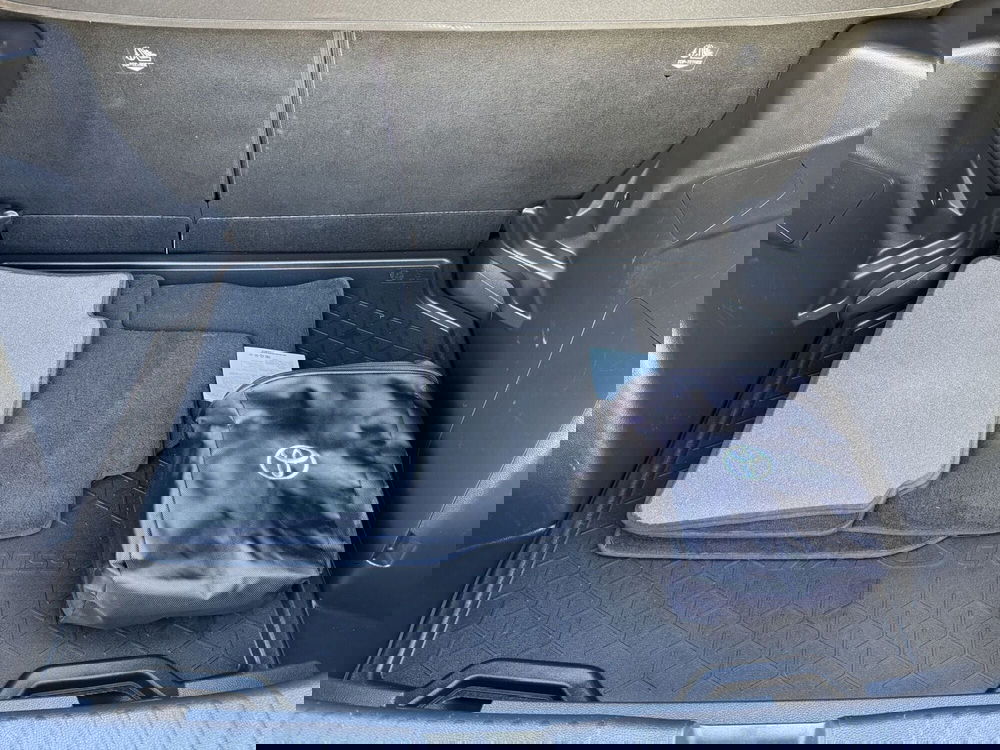 Toyota Yaris Cross usata a Como (12)