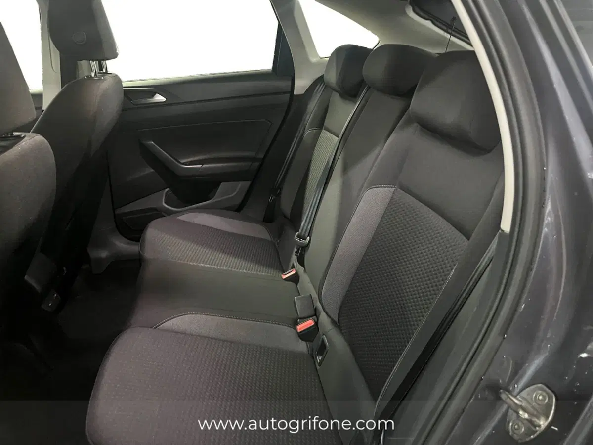 Volkswagen Taigo usata a Modena (12)
