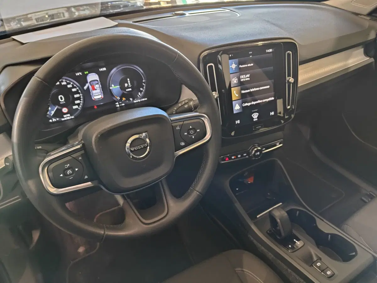 Volvo XC40 usata a Milano (15)