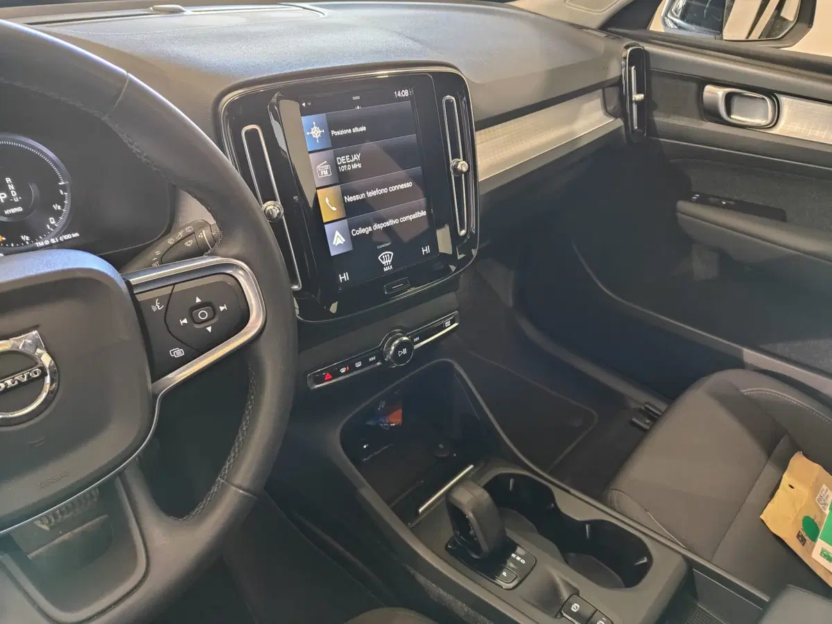 Volvo XC40 usata a Milano (16)