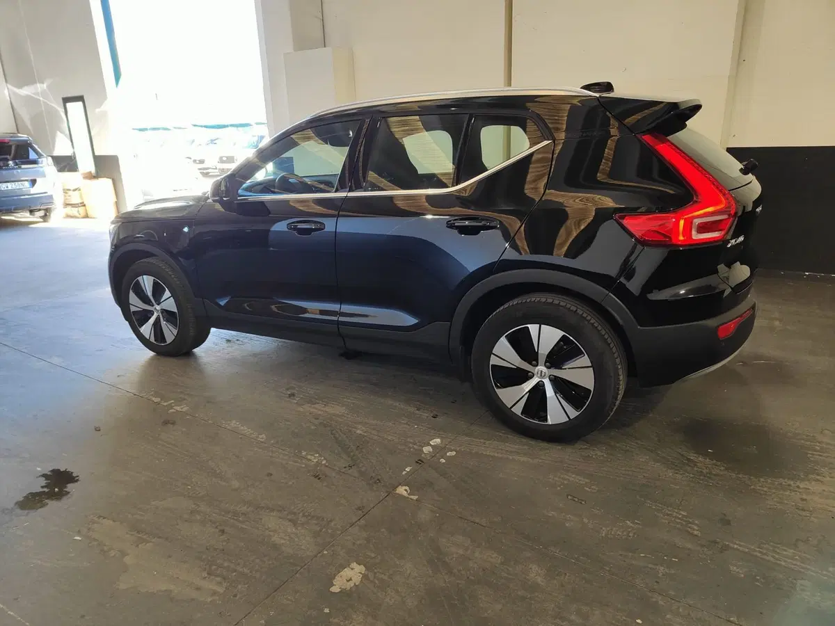 Volvo XC40 usata a Milano (4)