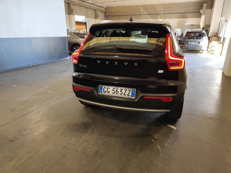 Volvo XC40 usata a Milano (7)