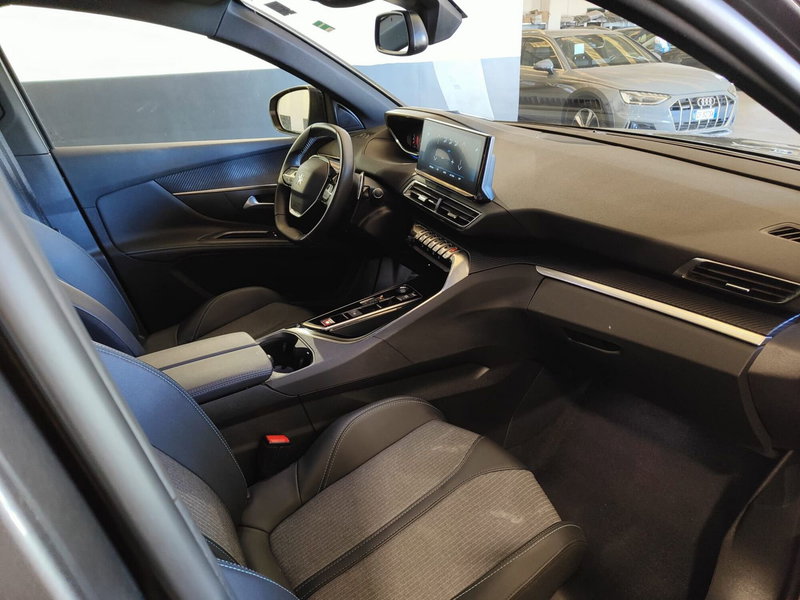 Peugeot 5008 usata a Milano (15)