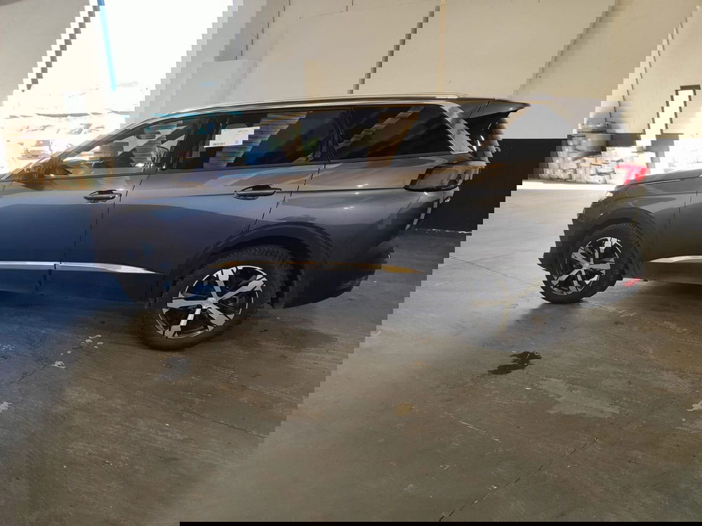 Peugeot 5008 usata a Milano (2)