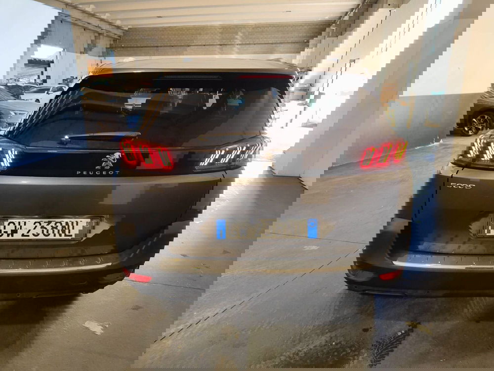 Peugeot 5008 usata a Milano (8)