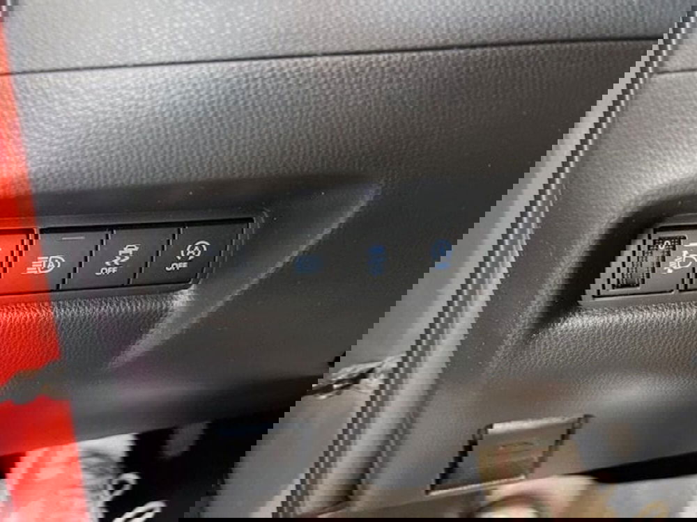 Toyota Aygo X usata a Prato (12)