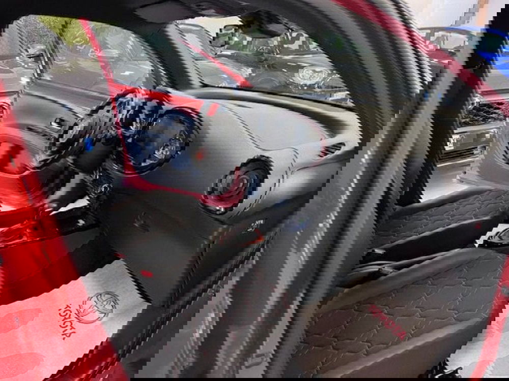 Toyota Aygo X usata a Prato (9)