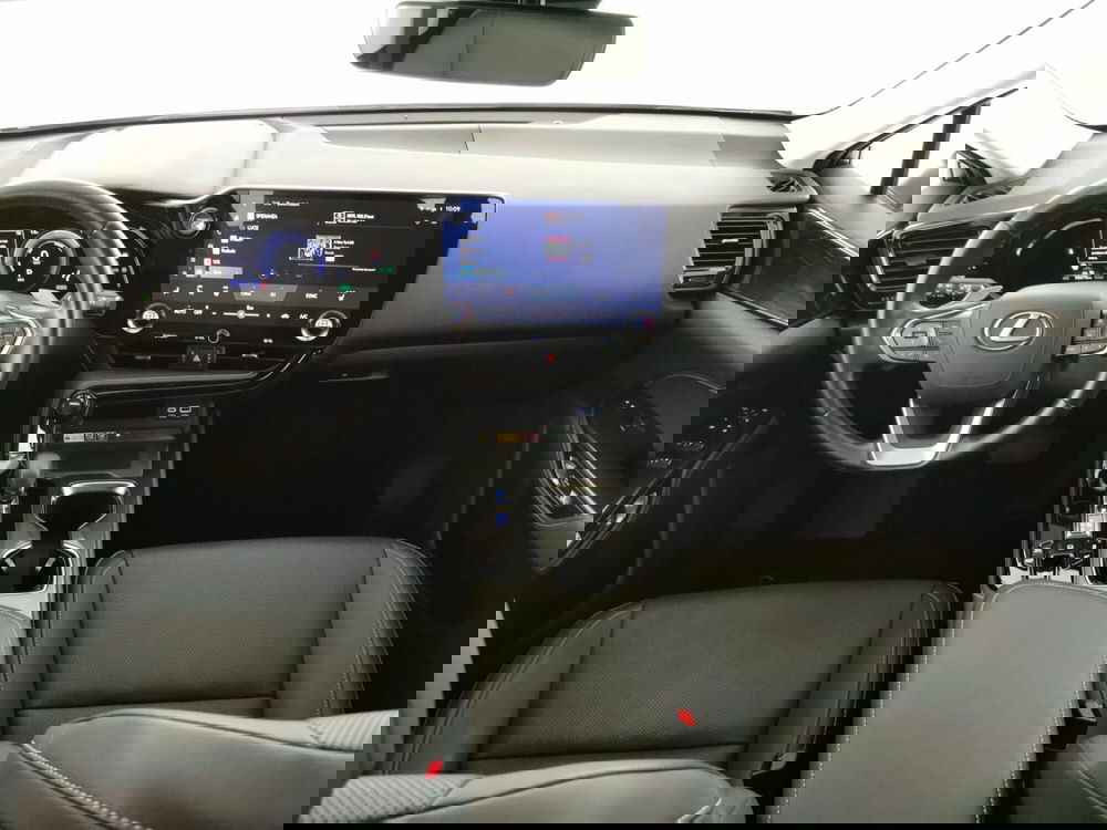 Lexus NX usata a Chieti (8)