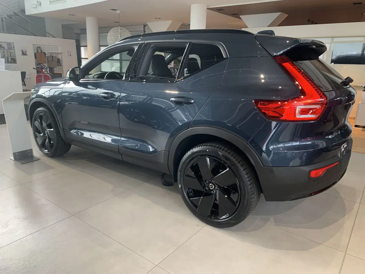 Volvo XC40 nuova a Ferrara (16)