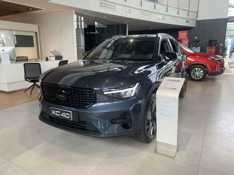 Volvo XC40 nuova a Ferrara (4)