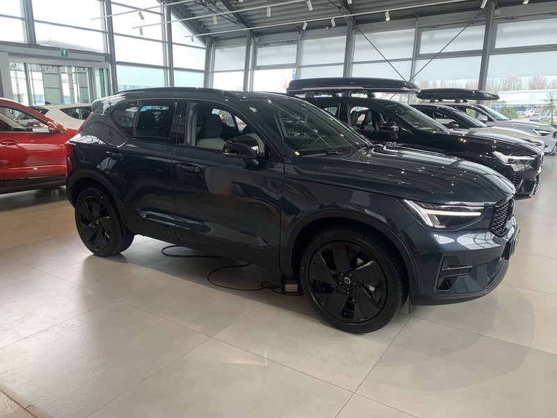 Volvo XC40 nuova a Ferrara (5)