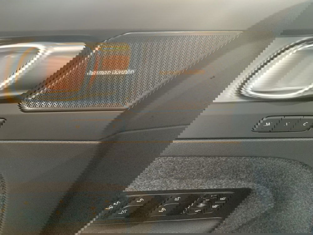 Volvo XC40 nuova a Ferrara (7)