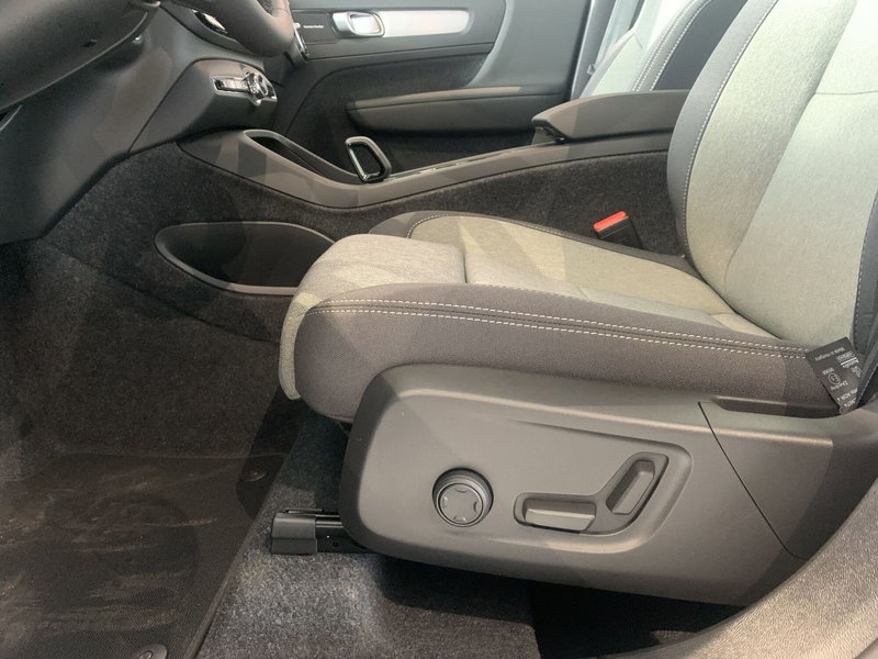 Volvo XC40 nuova a Ferrara (8)