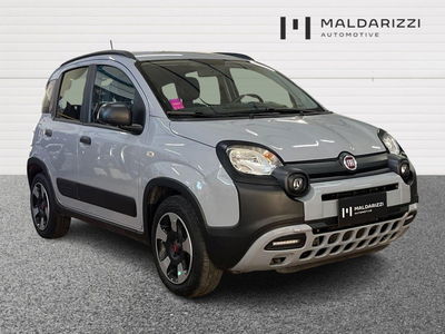 Fiat Panda 1.0 FireFly S&amp;S Hybrid City Cross del 2021 usata a Bari