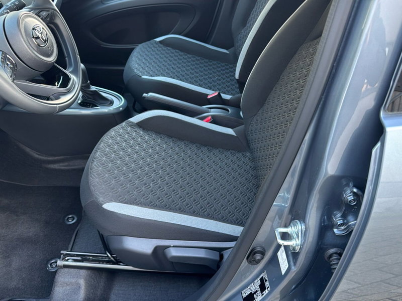 Toyota Aygo X nuova a Ferrara (9)