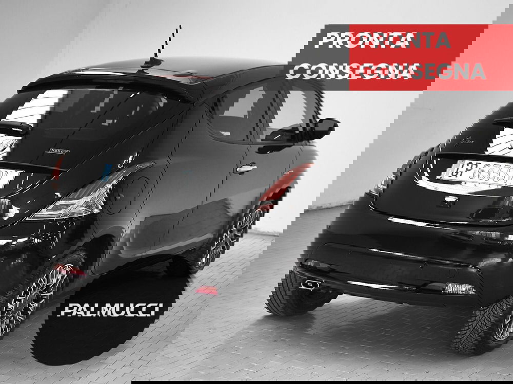 Lancia Ypsilon usata a Prato (3)