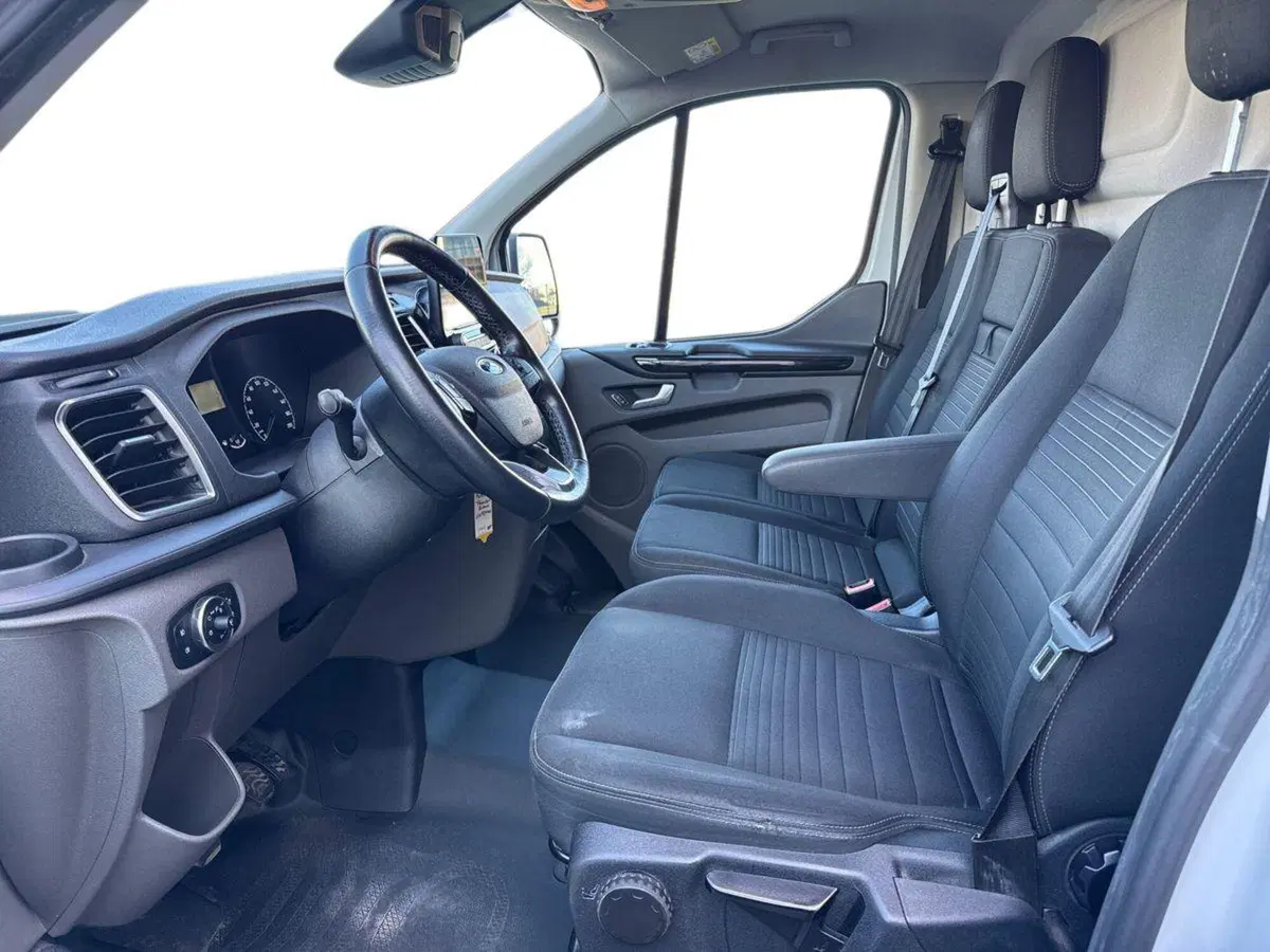 Ford E-Transit Custom Furgone usata a Milano (10)