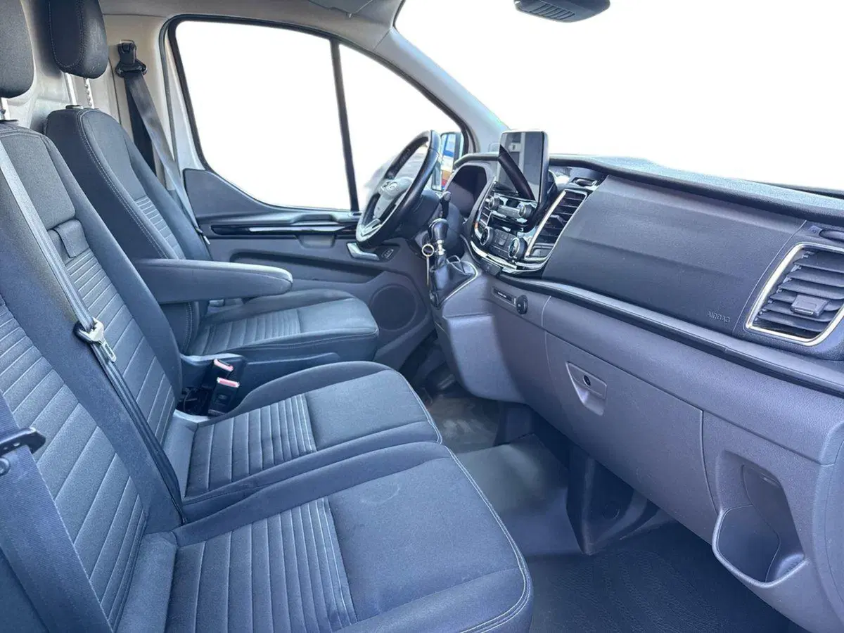 Ford E-Transit Custom Furgone usata a Milano (15)