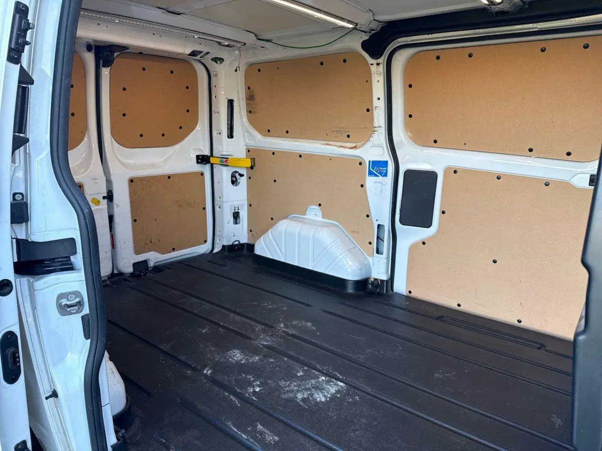 Ford E-Transit Custom Furgone usata a Milano (16)