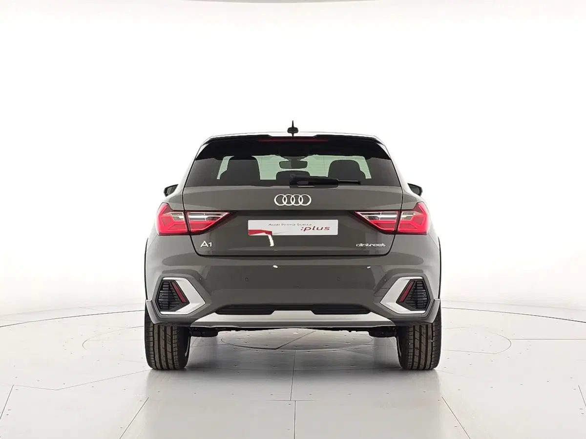 Audi A1 allstreet usata a Asti (5)