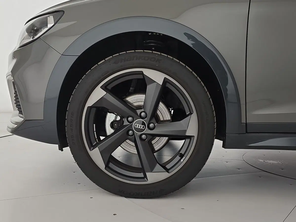 Audi A1 allstreet usata a Asti (7)