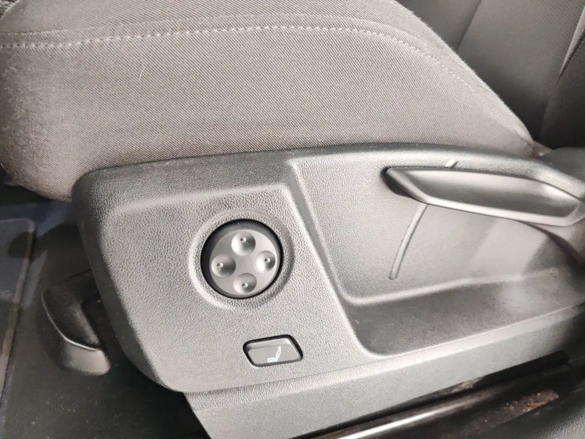 Audi Q5 usata a Massa-Carrara (9)