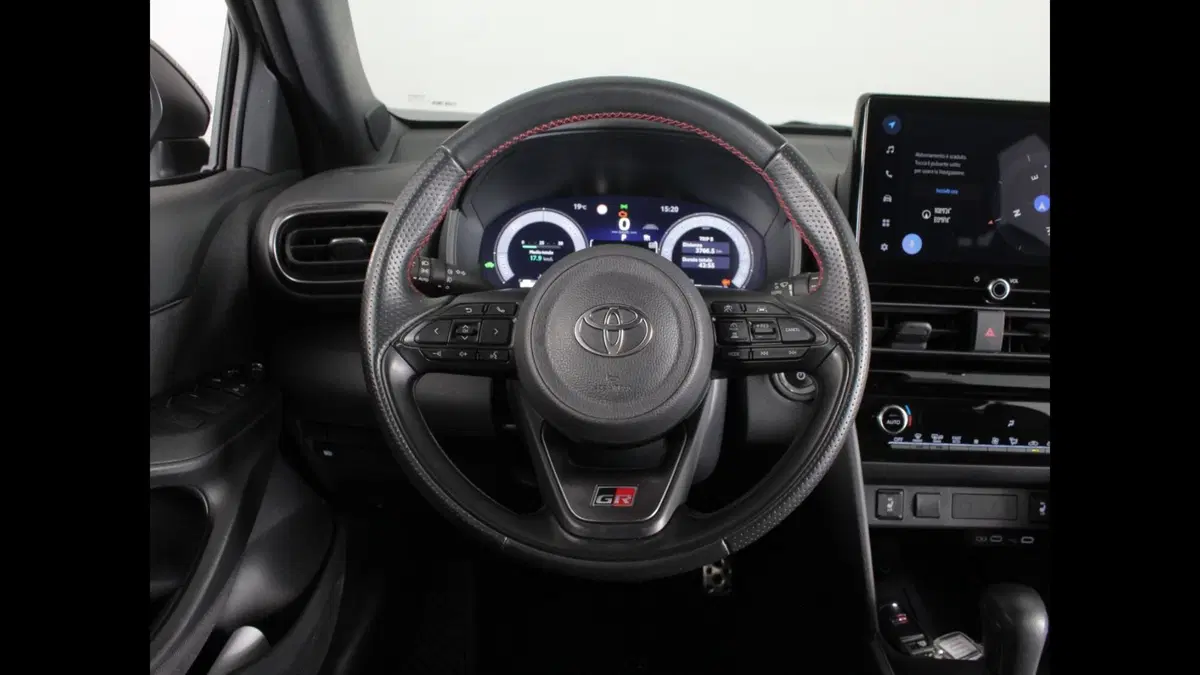 Toyota Yaris Cross usata a Palermo (9)