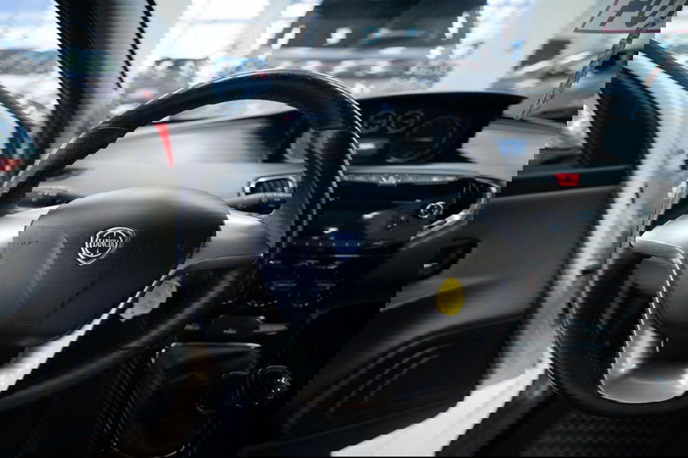 Lancia Ypsilon usata a Torino (10)